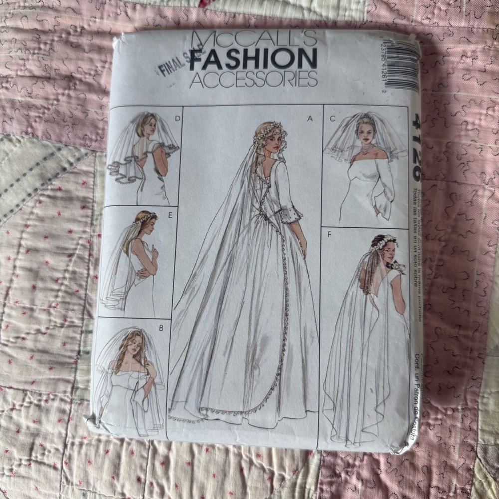 White Bridal Veil & Accessories Pattern